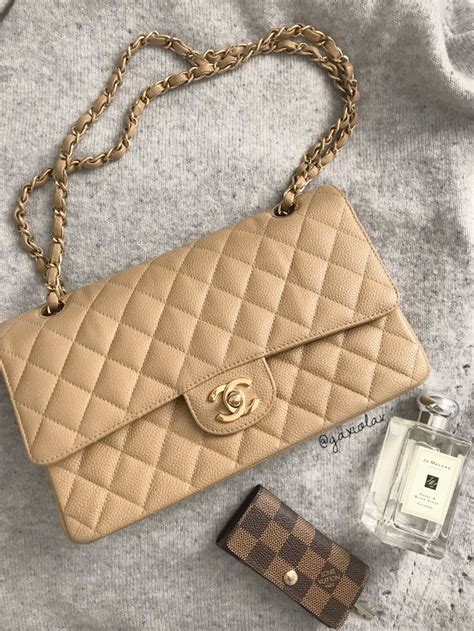 chanel classic bag beige street